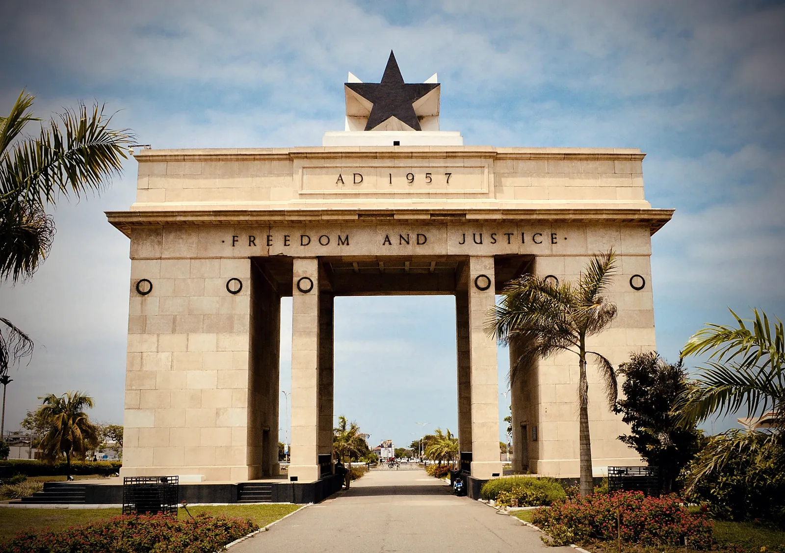 Black Star Gate, Accra